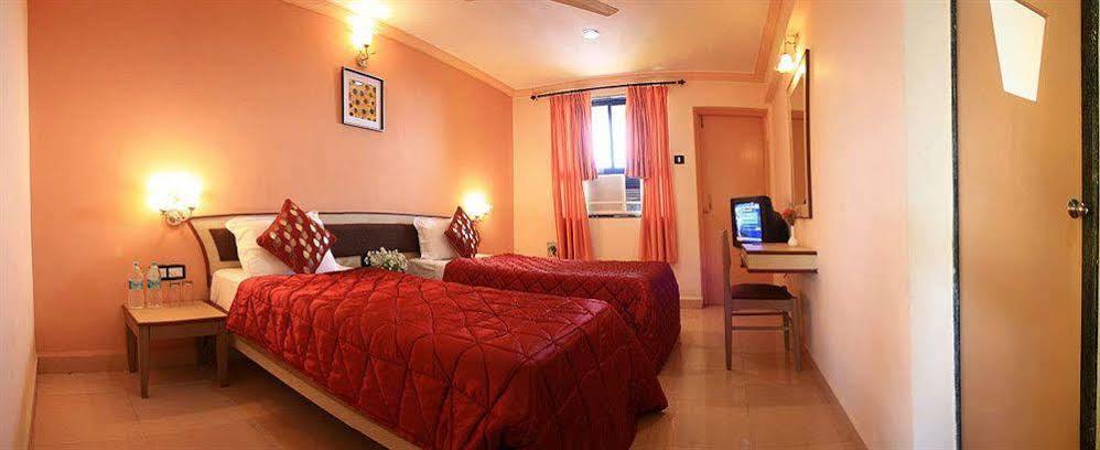 Om Shiv Hotel Márgáo Kültér fotó